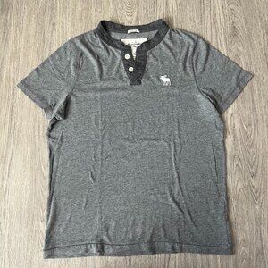 Abercrombie and Fitch Men's Grey Tshirt